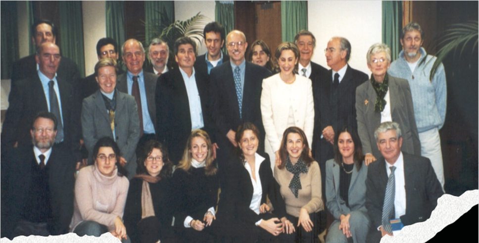 Immagine che contiene vestiti, persona, uomo, Viso umano
Il contenuto generato dall'IA potrebbe non essere corretto.